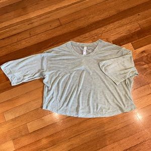 Alo Yoga, super soft crop in mint green, size M